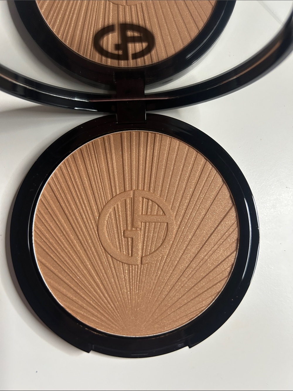 Giorgio Armani Radiant Bronzer in the shade golden sunrays